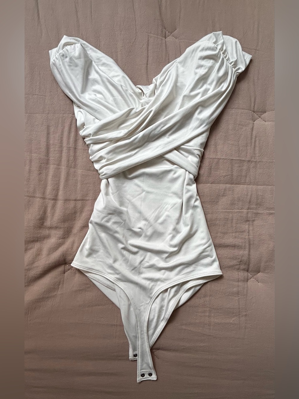 Abercrombie & Fitch White Off-the-Shoulder Wrap Body Suit - Picture 4 of 7